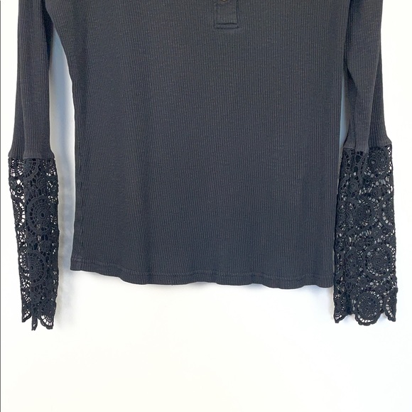 Women's 2XL Henley Ribbed Long Black Lace Crochet Sleeve Whimsigoth Pullover Top - Picture 3 of 8